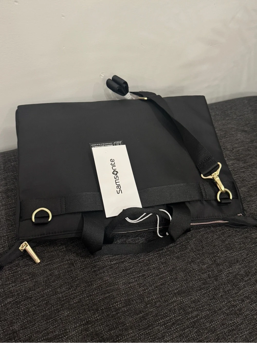 Samsonite Black Briefcase Gold MOBILE SOLUTION 2 CONVERTIBLE SLIM BRIEF, bag